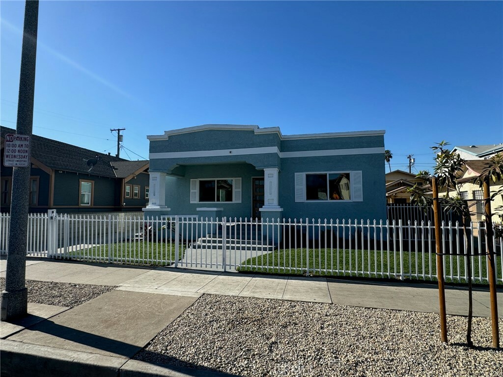 Property Photo:  1435 Pine Avenue  CA 90813 