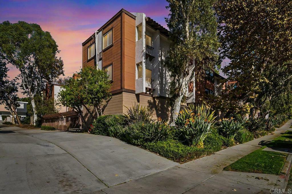 Property Photo:  2940 Broadway 40  CA 92102 