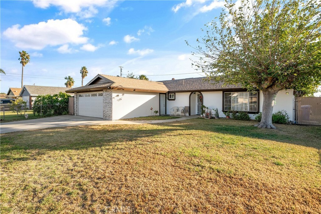 Property Photo:  19351 W Mallory Drive  CA 92316 