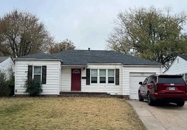 Property Photo:  512 N 12th  OK 74601 