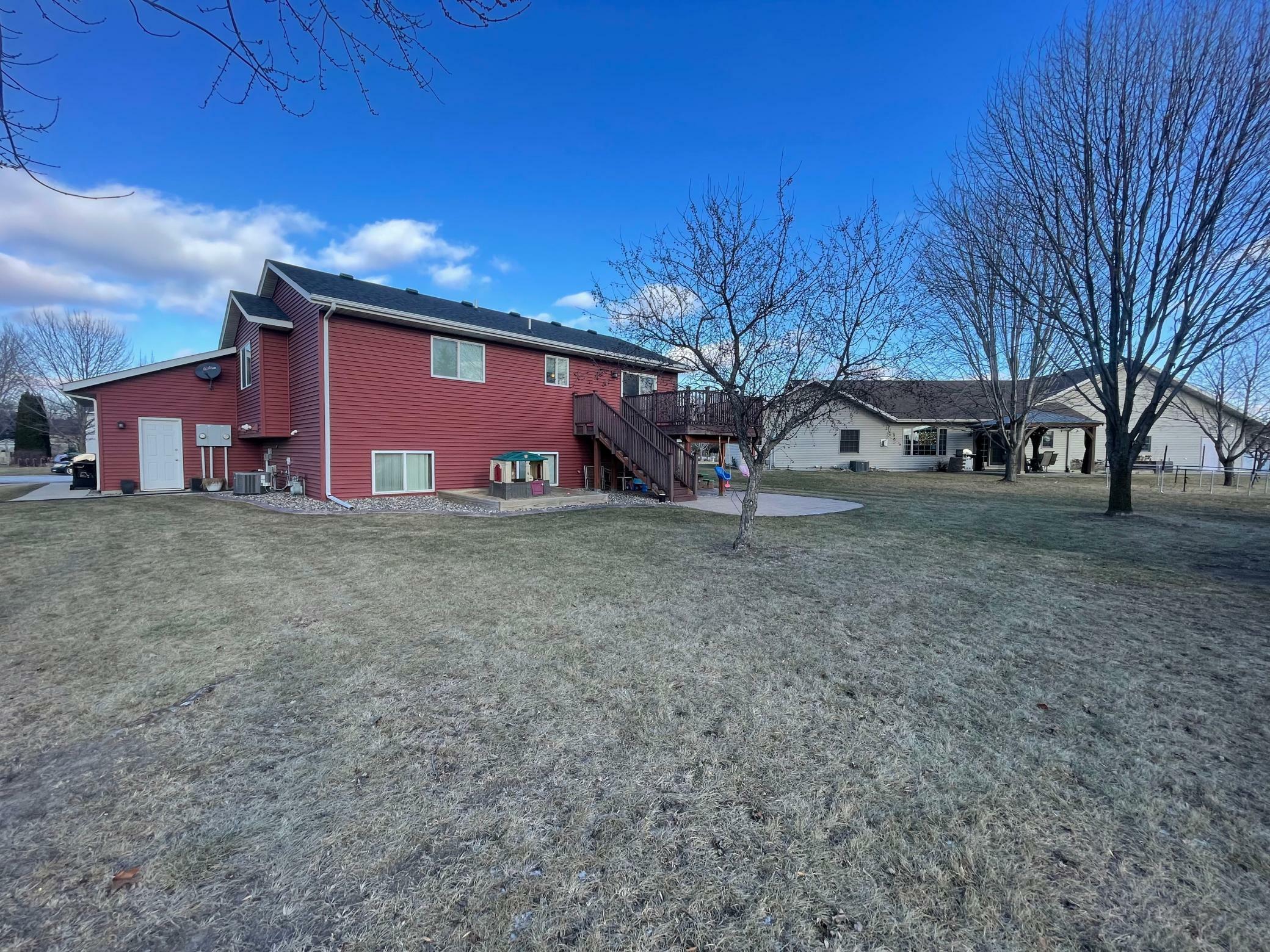 Property Photo:  304 Sunset Court  MN 56307 