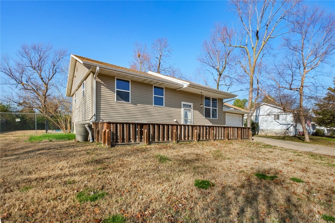 Property Photo:  712 Hinshaw Drive  AR 72762 