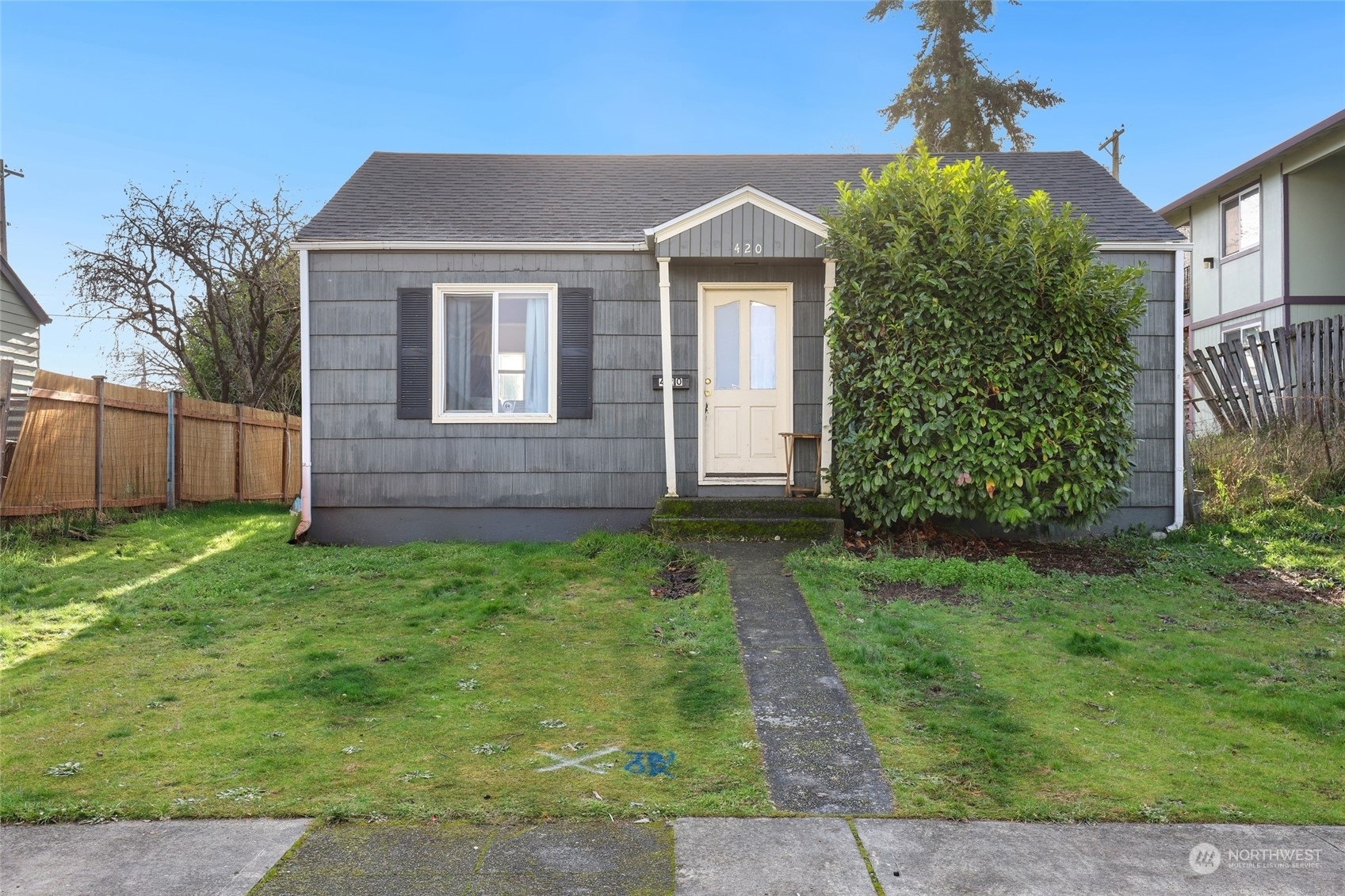 Property Photo:  420 E Wright Avenue  WA 98404 