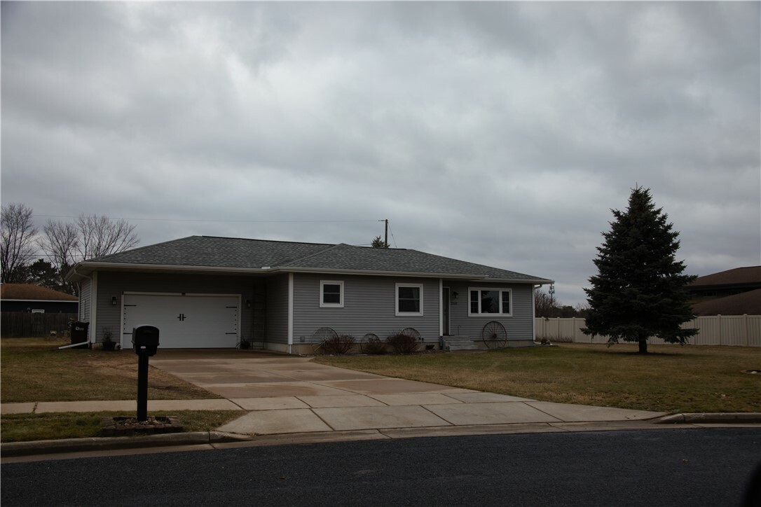 Property Photo:  2331 Peters Drive  WI 54703 