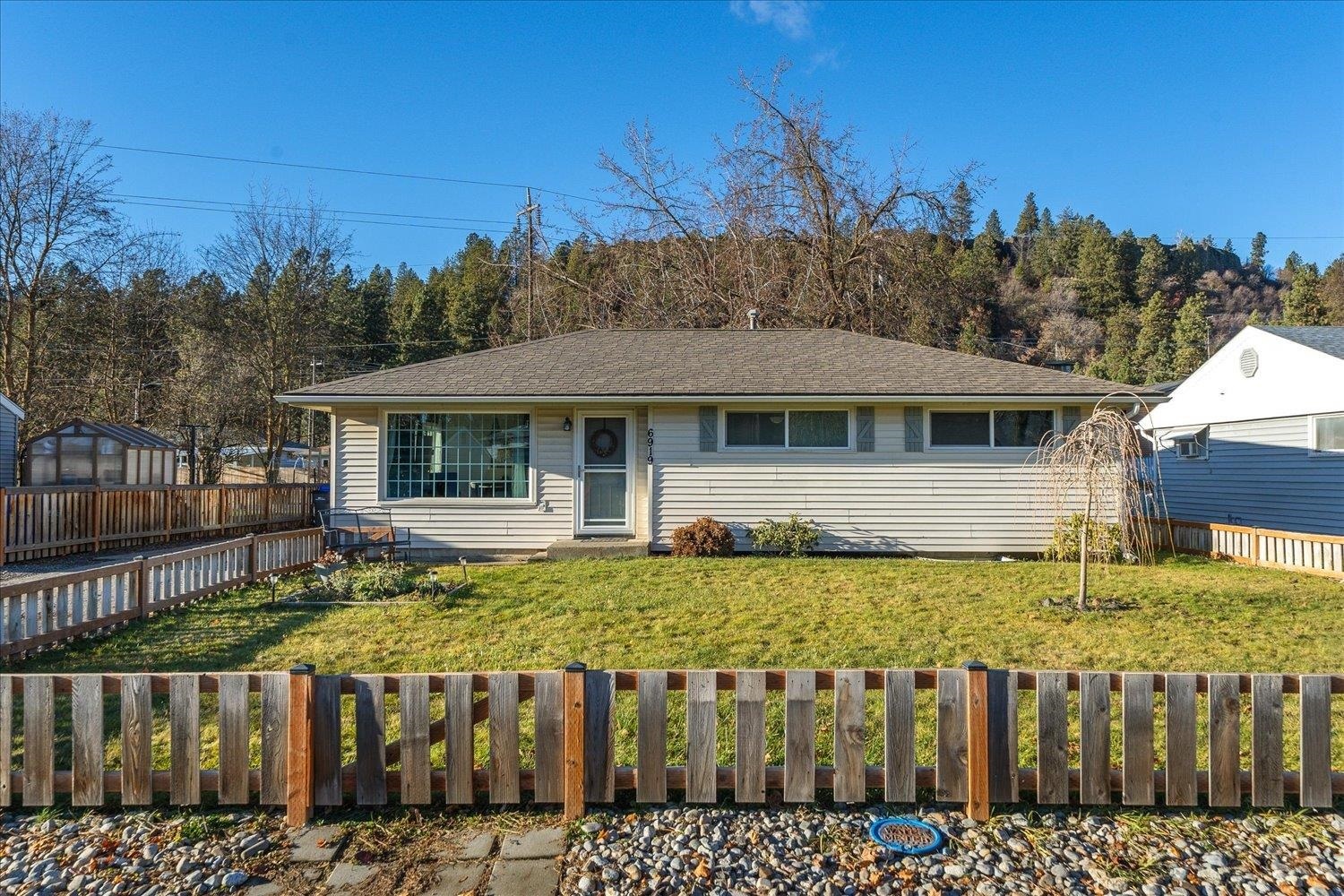 Property Photo:  6919 N Adams St  WA 99208 