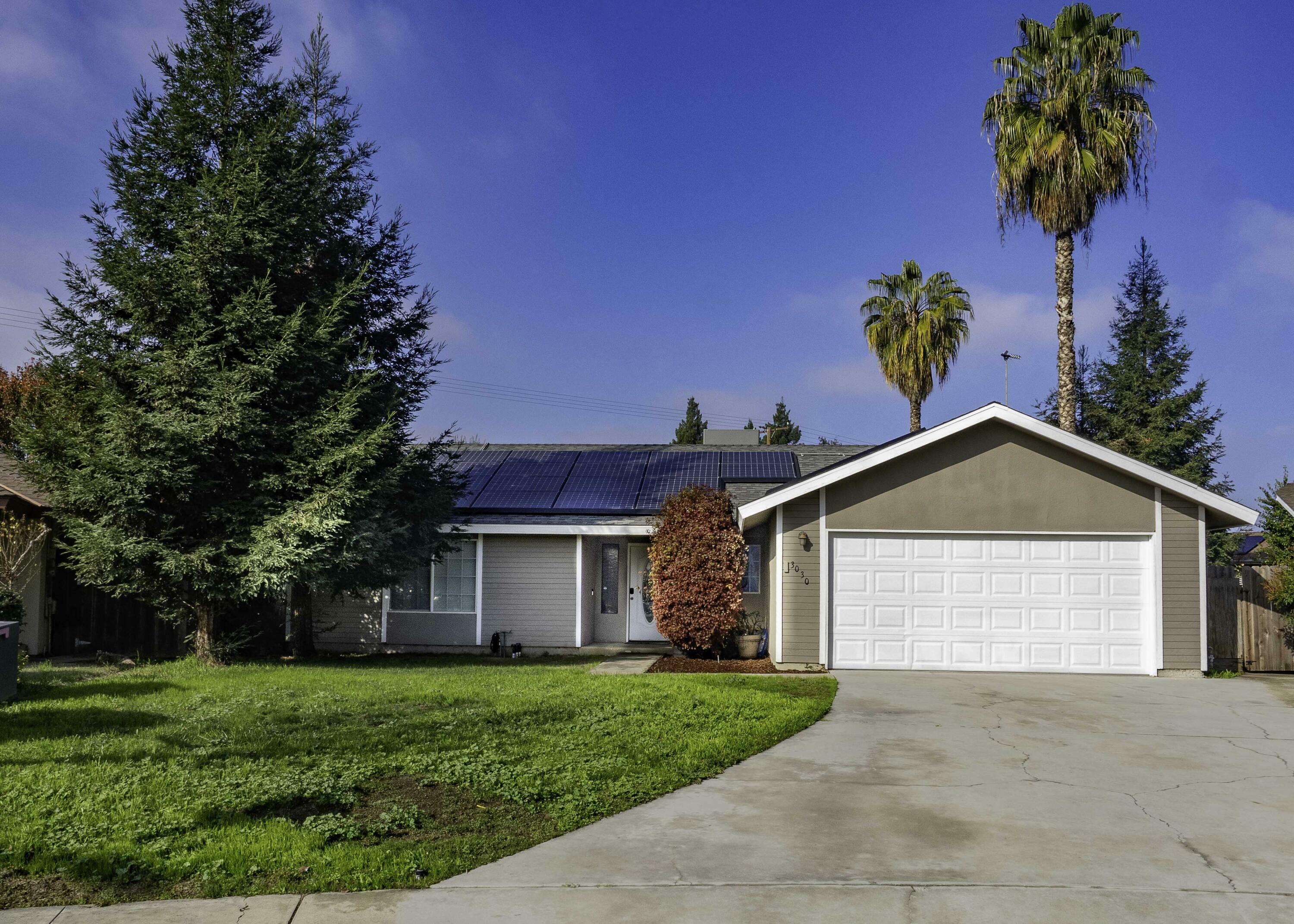 Property Photo:  3030 W Orchard Avenue  CA 93277 