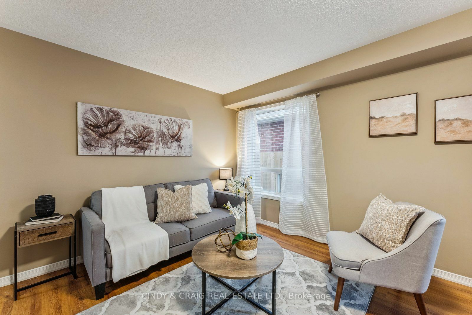 Property Photo:  1555 Glenbourne Dr  ON L1K 0M3 