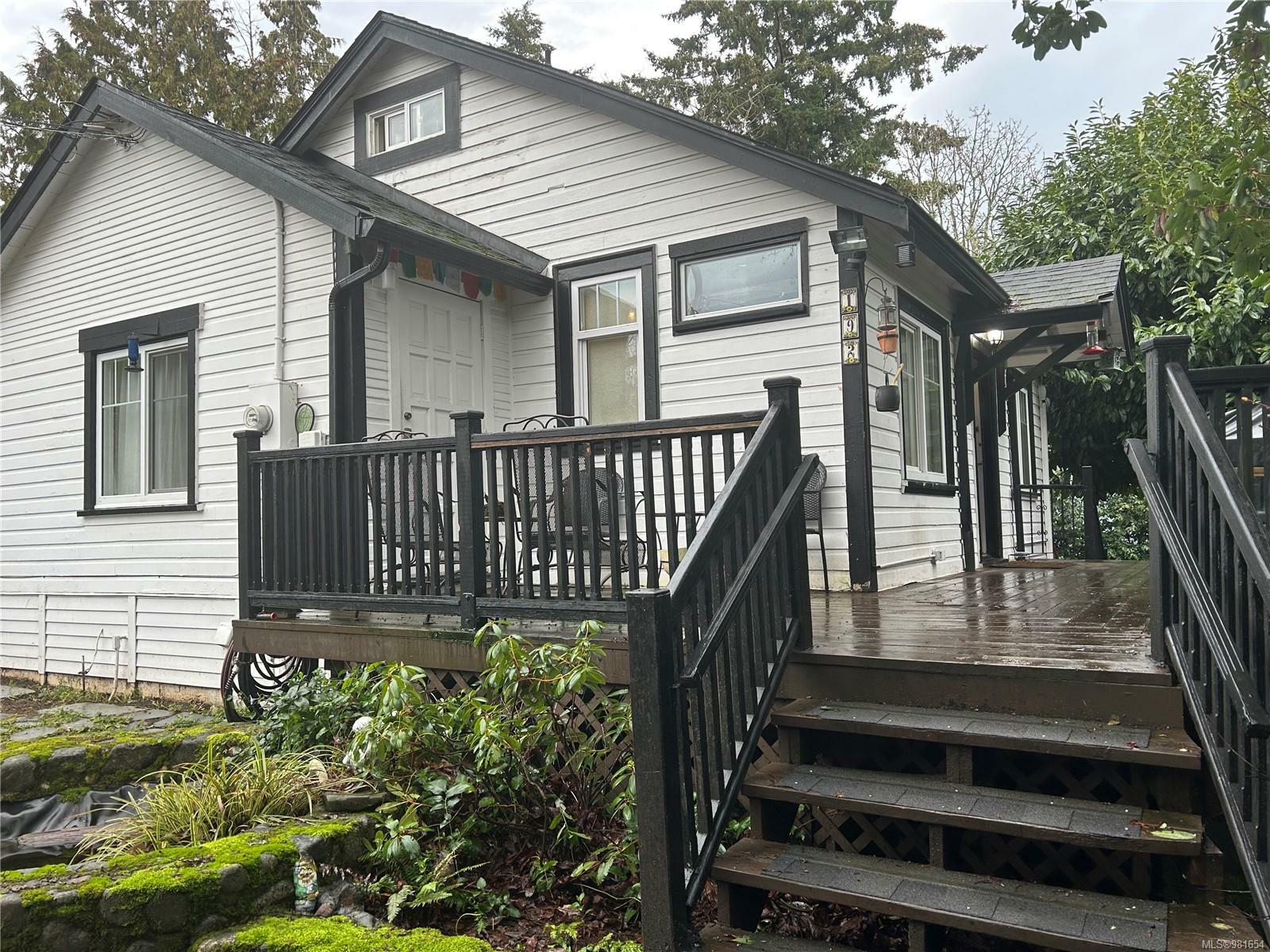 Property Photo:  192 Gair Rd  BC V9B 1N5 