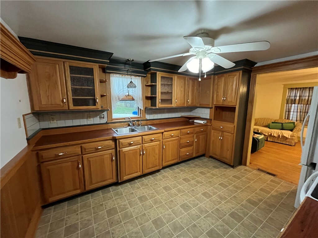 Property Photo: 736 Smithfield Masontown Road PA 15478