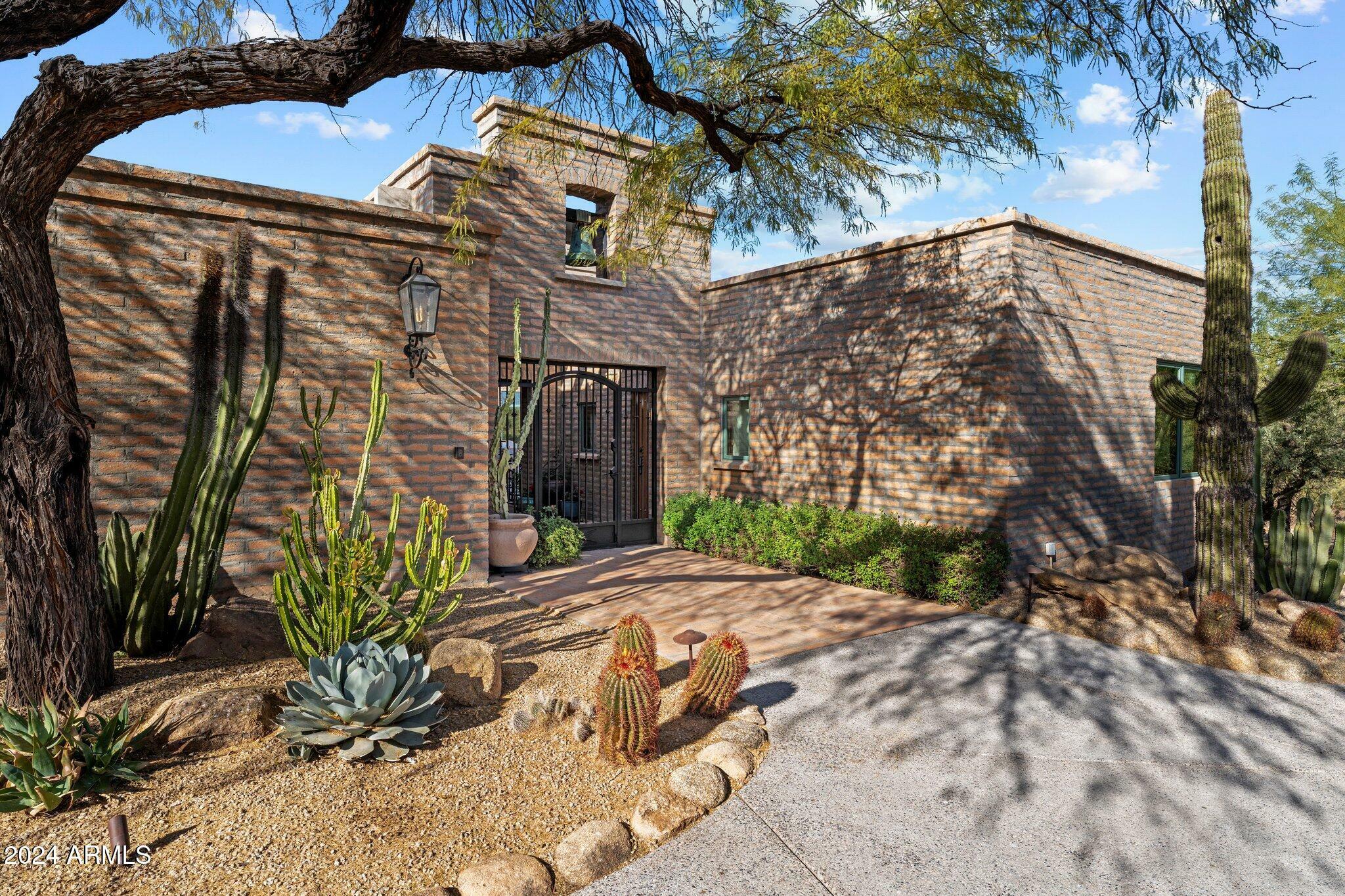 Property Photo:  1545 Flicker Lane  AZ 85390 