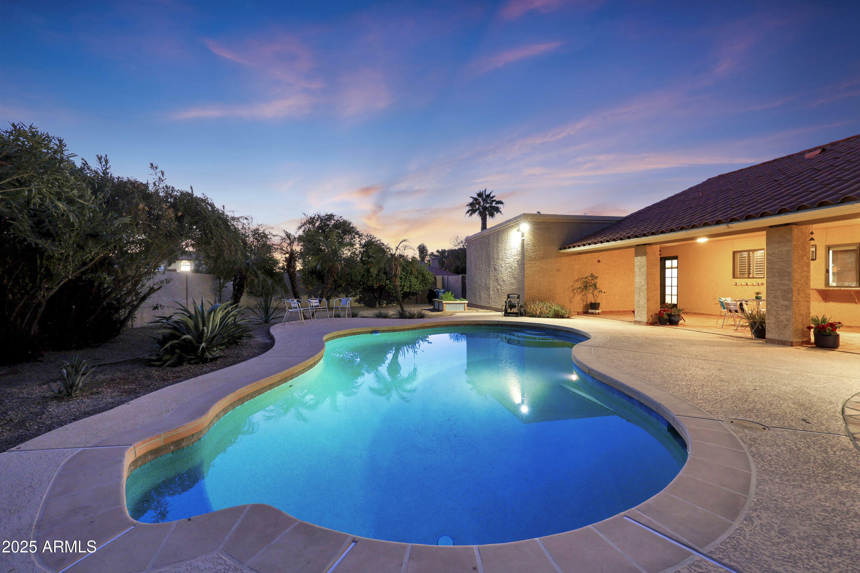 Property Photo: 1529 E Jeanine Drive AZ 85284