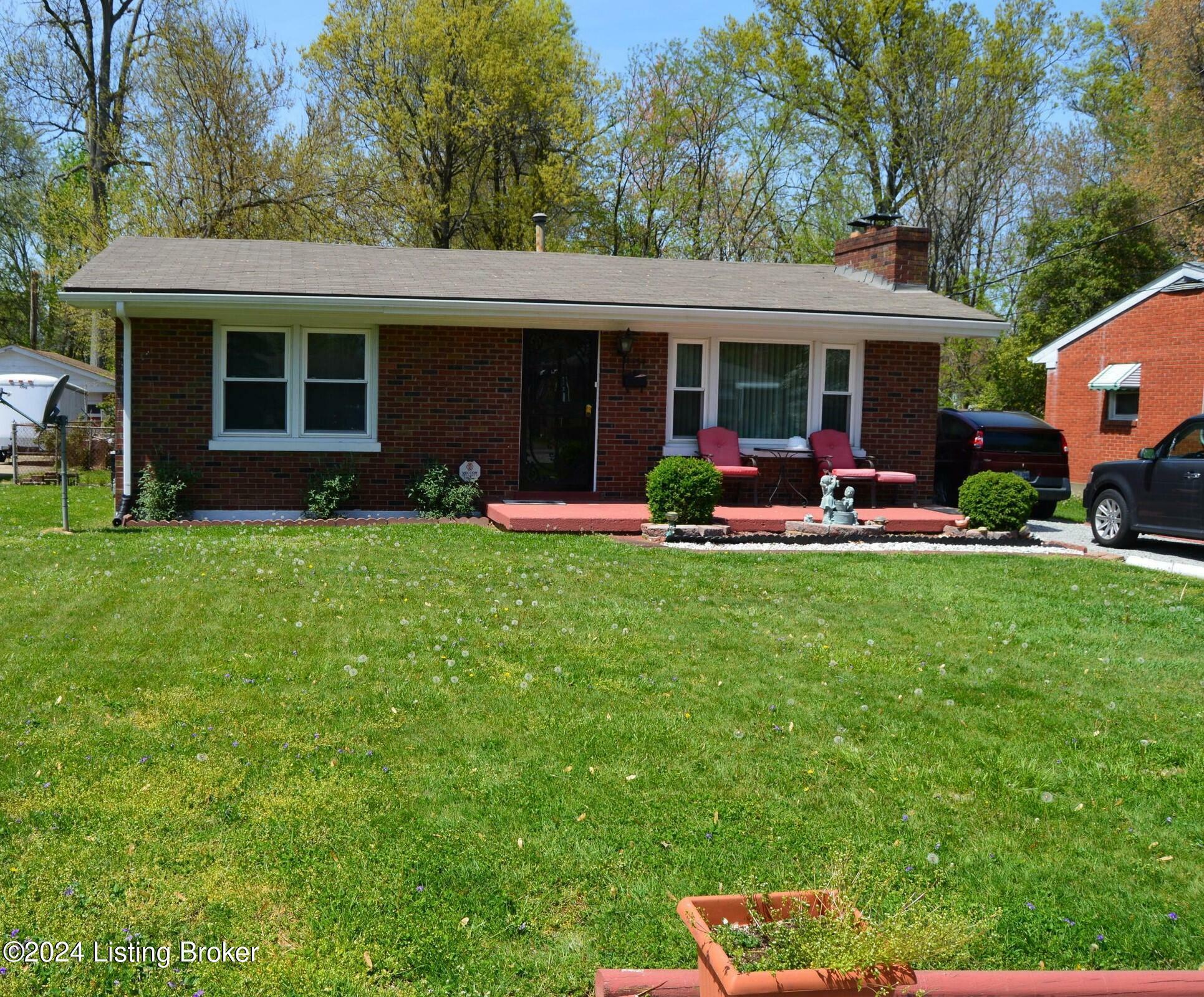 Property Photo:  4434 Lynnview Dr  KY 40216 