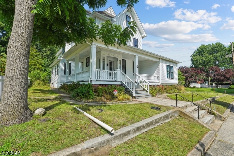 Property Photo:  29 Arlington Rd 1  NJ 07016 