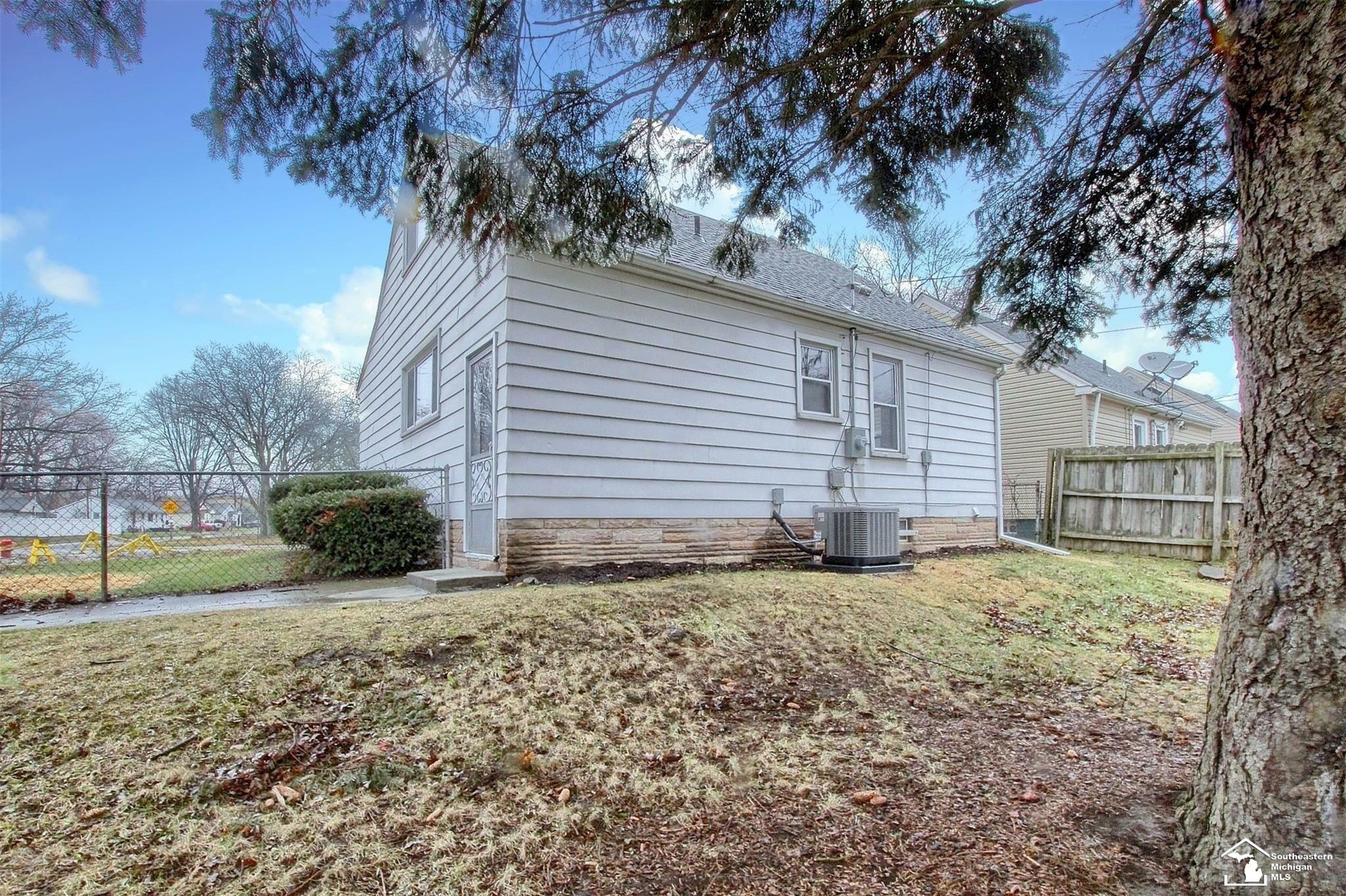 Property Photo:  20761 Pinecrest Street  MI 48180 