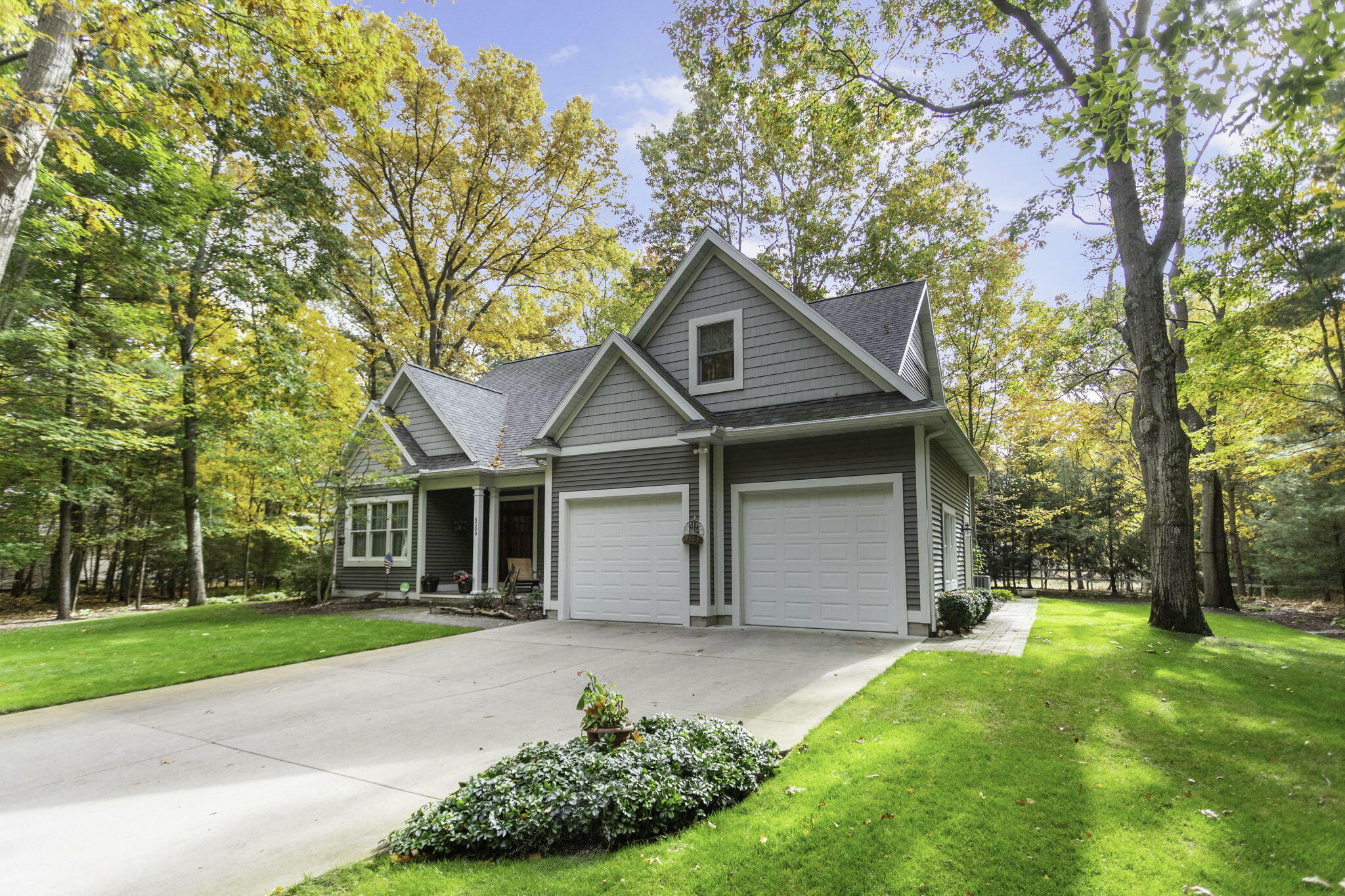 Property Photo:  5309 Beechwood Drive  MI 49445 