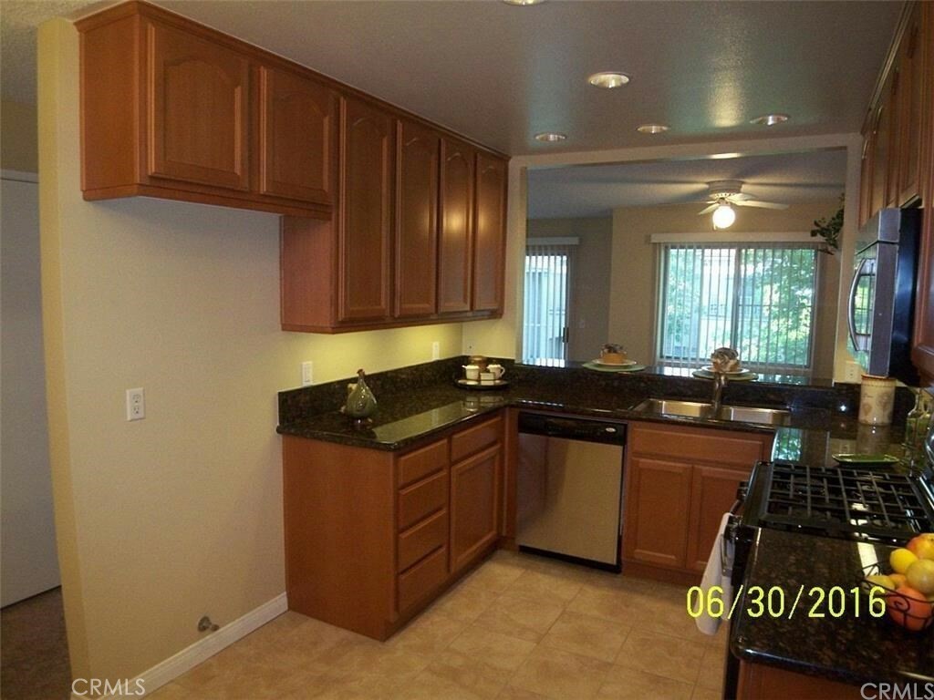 Property Photo:  2410 N Towne Avenue 47  CA 91767 