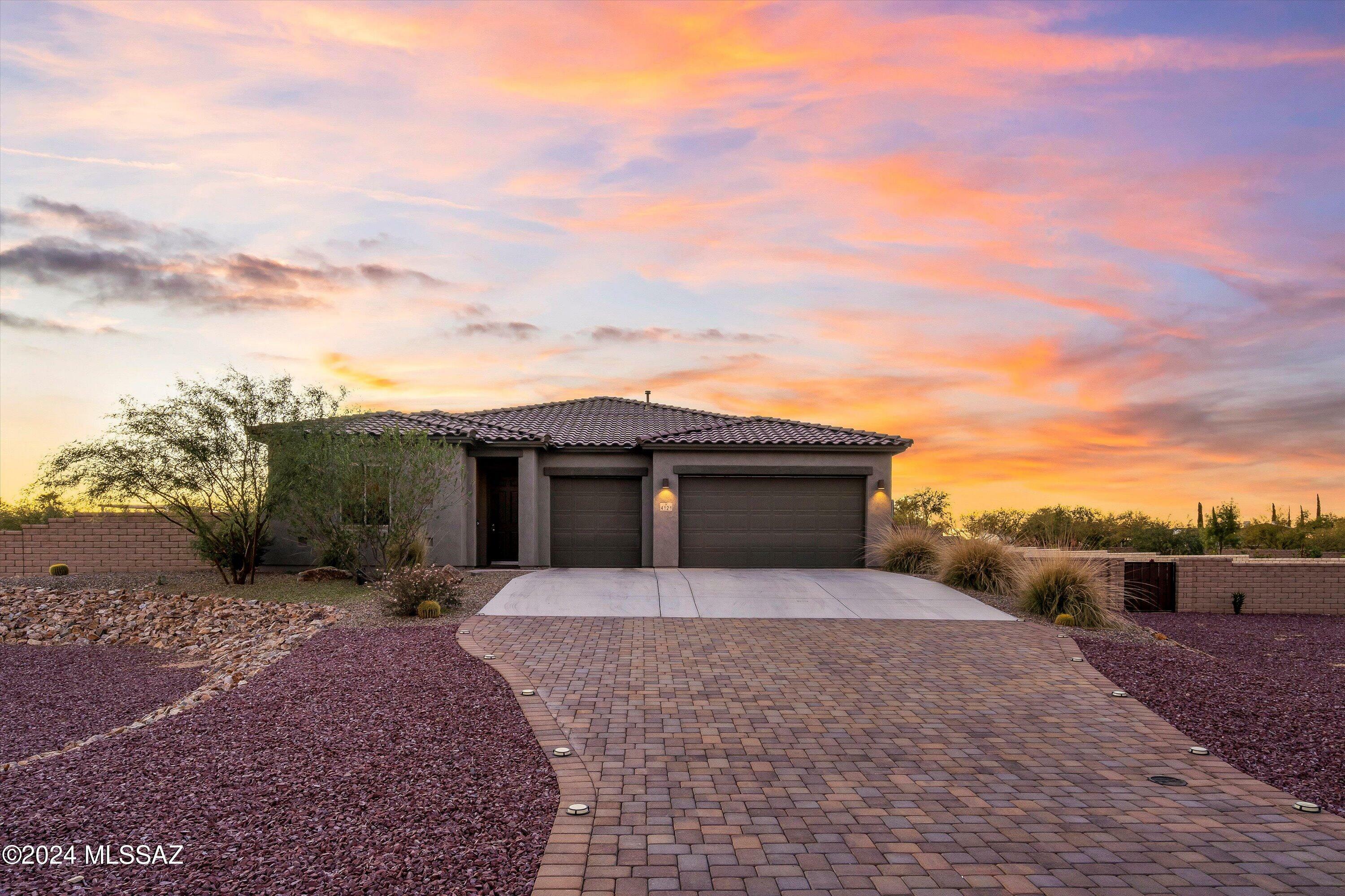 Property Photo: 4121 E Alder Canyon Lane AZ 85739