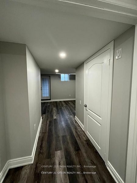 Property Photo:  294 Kincardine(Basement) Terr  ON L9T 8M9 