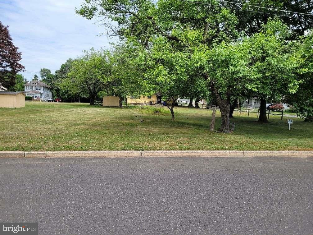 Property Photo:  433 Shaver Drive  NJ 08518 