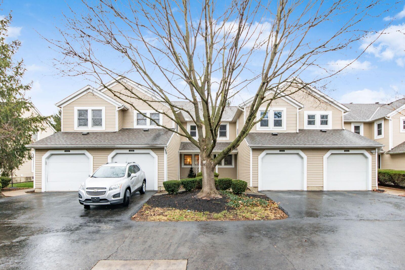 Property Photo: 5816 Parkbridge Lane OH 43016