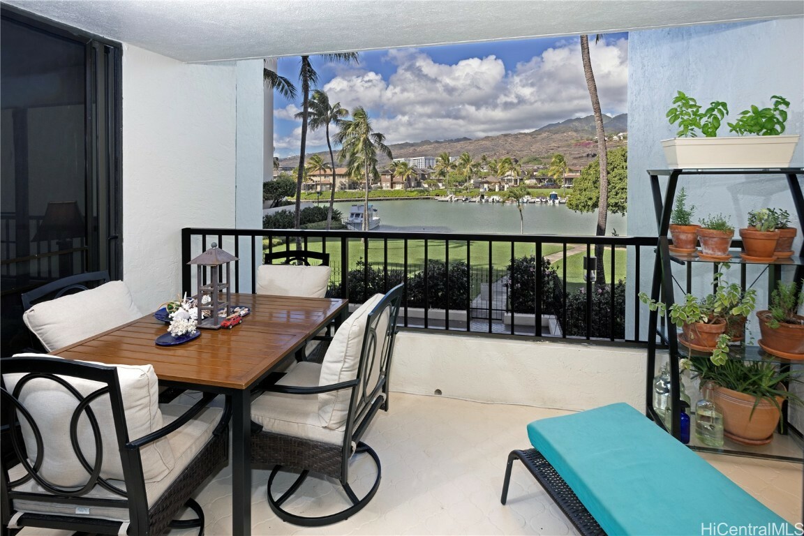 Property Photo:  500 Lunalilo Home Road 22B  HI 96825 