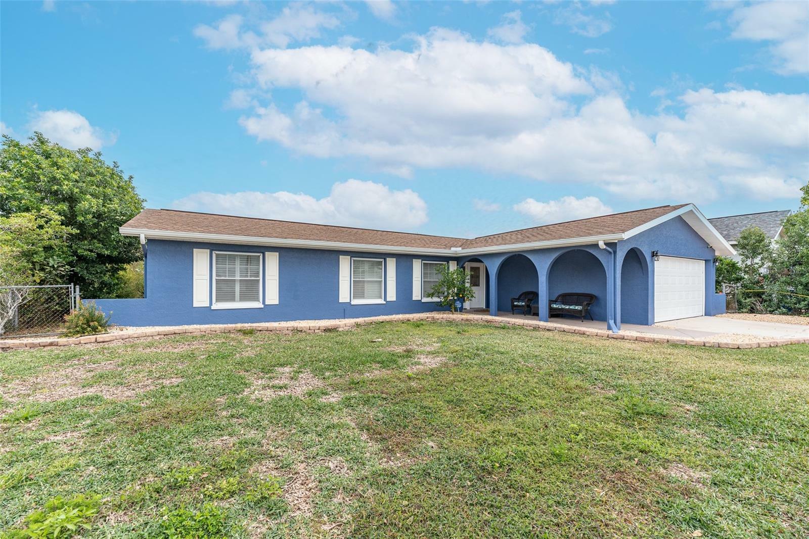 Property Photo:  911 Silver Palm Way  FL 33572 