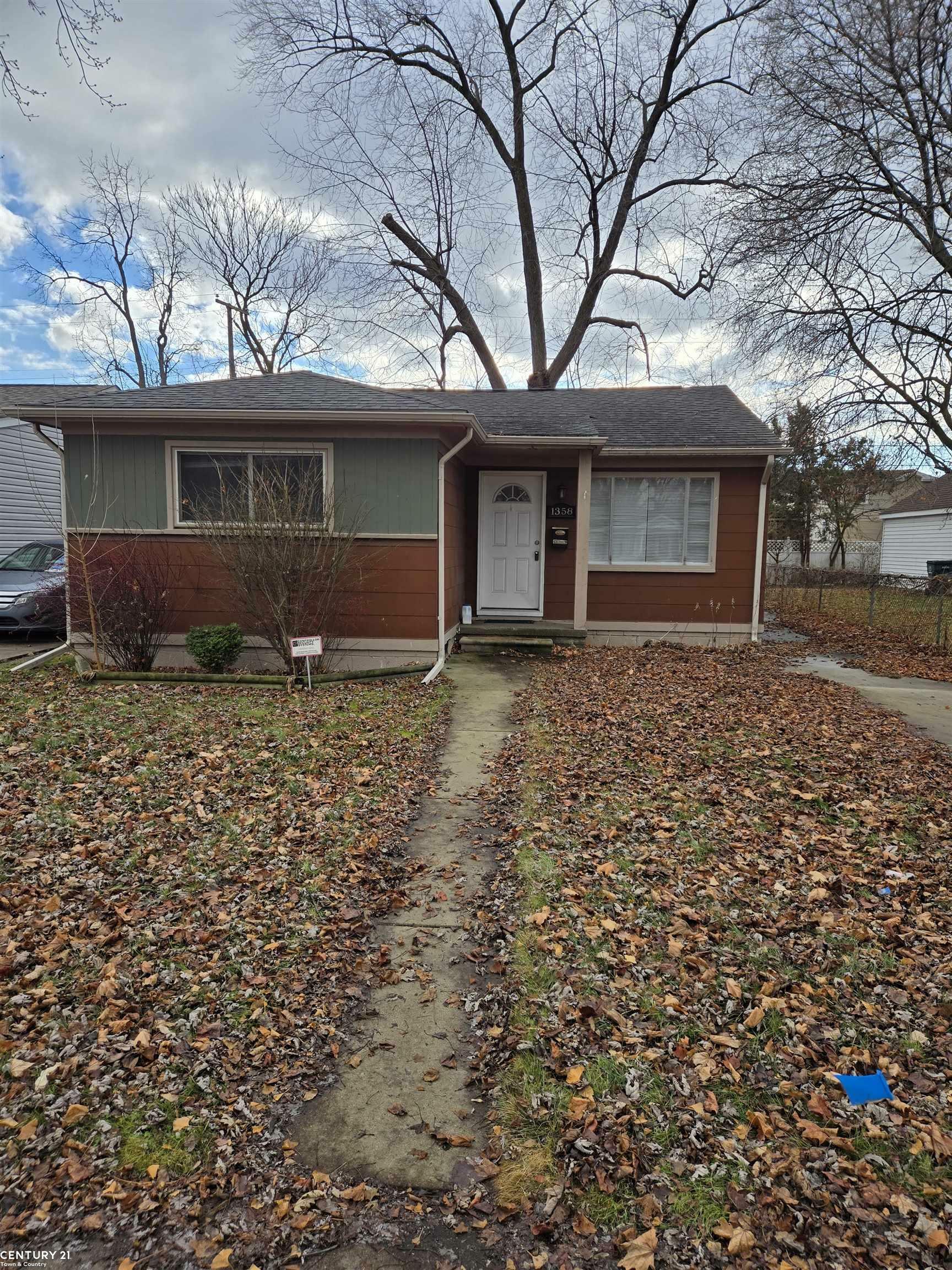 Property Photo:  1358 E Chesterfield Street  MI 48220-2610 