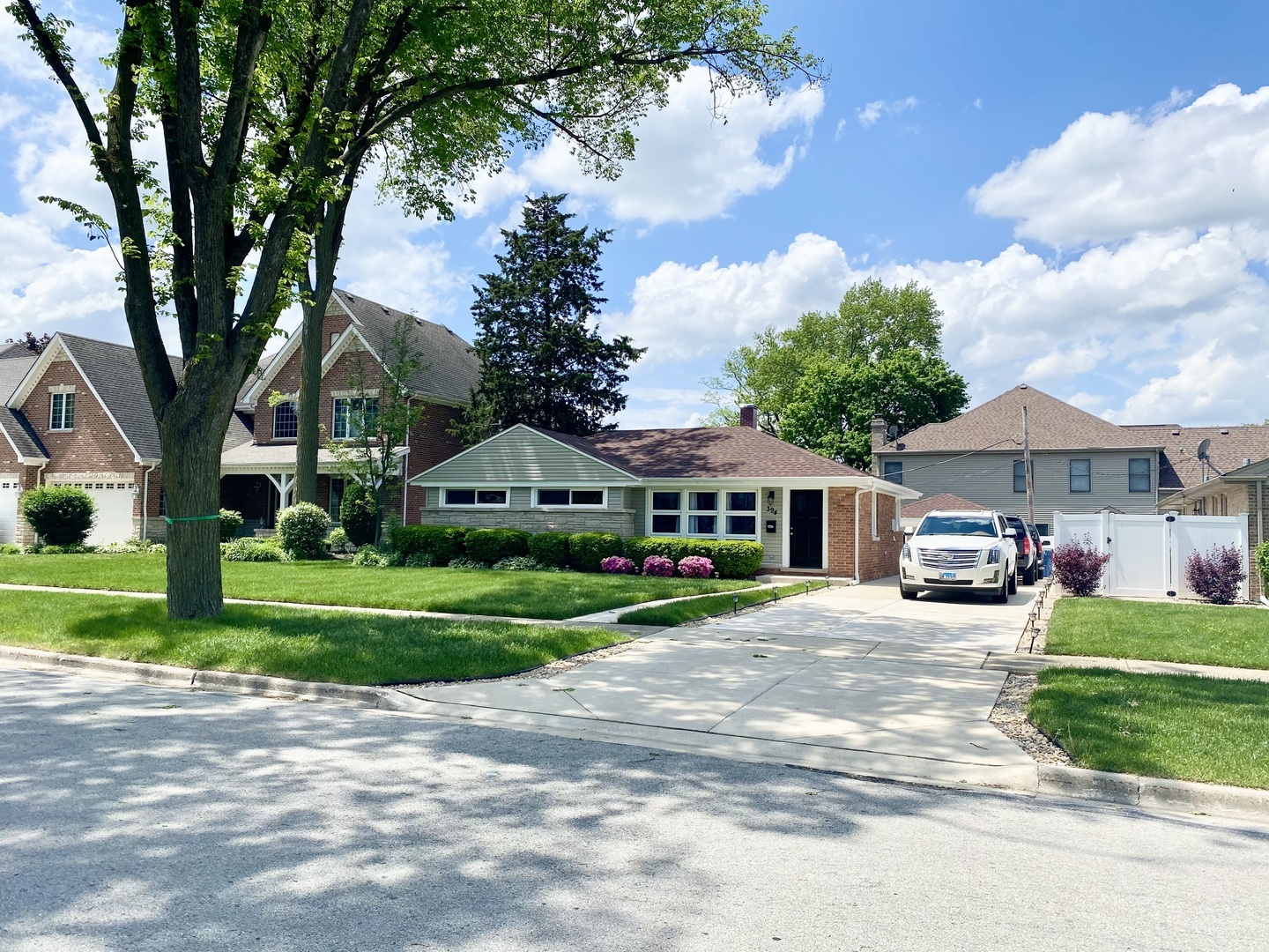 Property Photo:  394 N Highview Avenue  IL 60126 