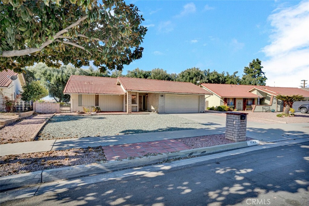 1145 Lemon Gum Lane  Hemet CA 92545 photo