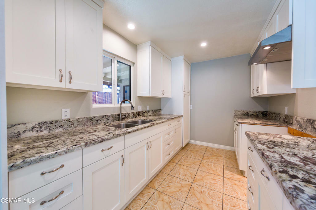 Property Photo:  618 Boulder Street  CA 93015 