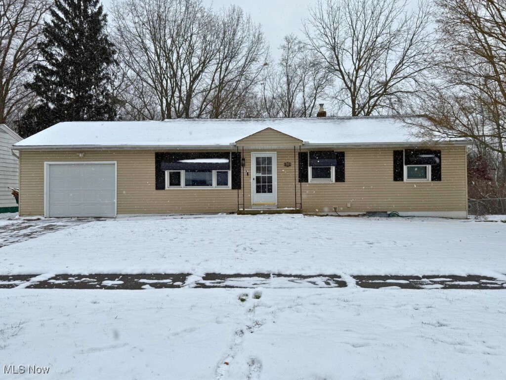 Property Photo:  2561 Kingsport Way  OH 44314 