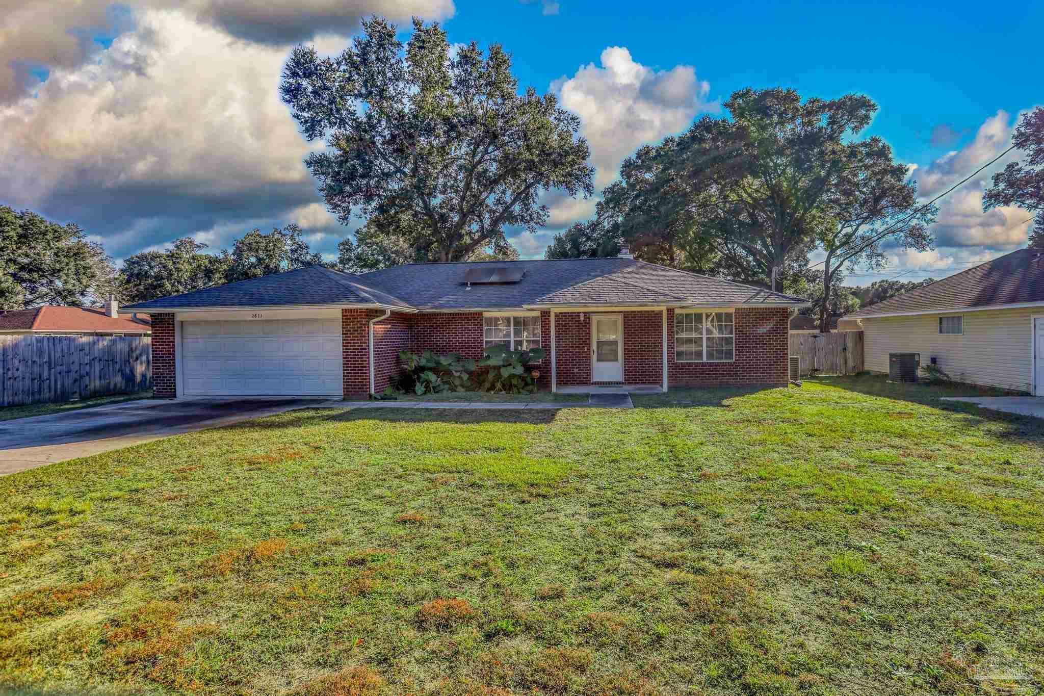 Property Photo:  2811 Indiana Ave  FL 32526 