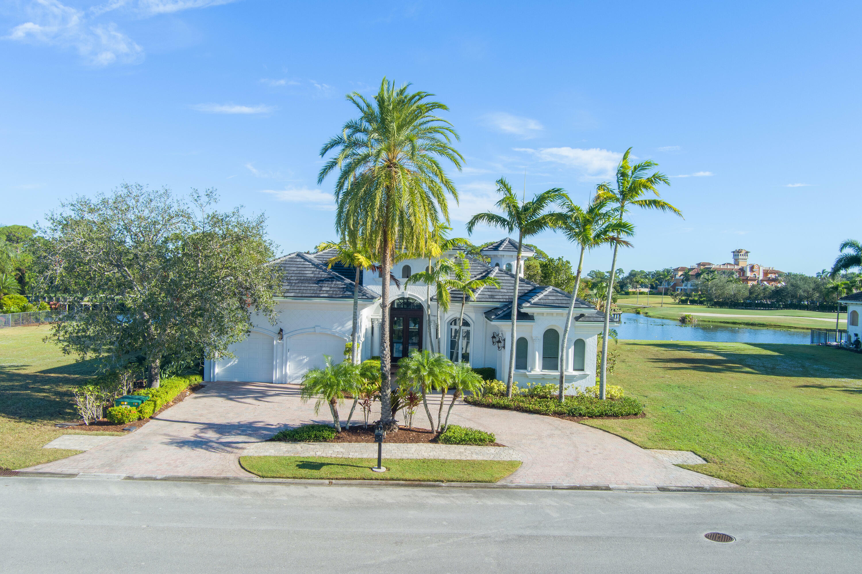 Property Photo: 128 SE Rio Angelica FL 34984