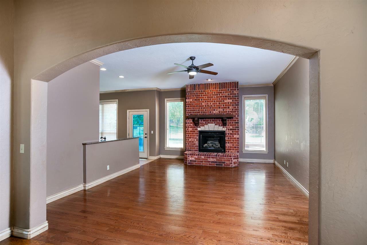 Property Photo: 3305 W Cypress Mill Avenue OK 74074