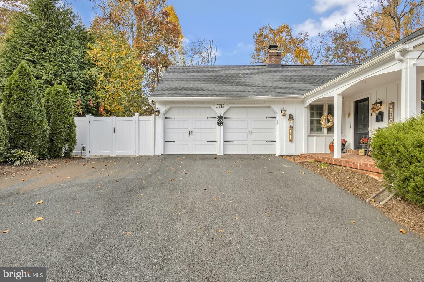 Property Photo:  3712 Camelot Drive  VA 22003 