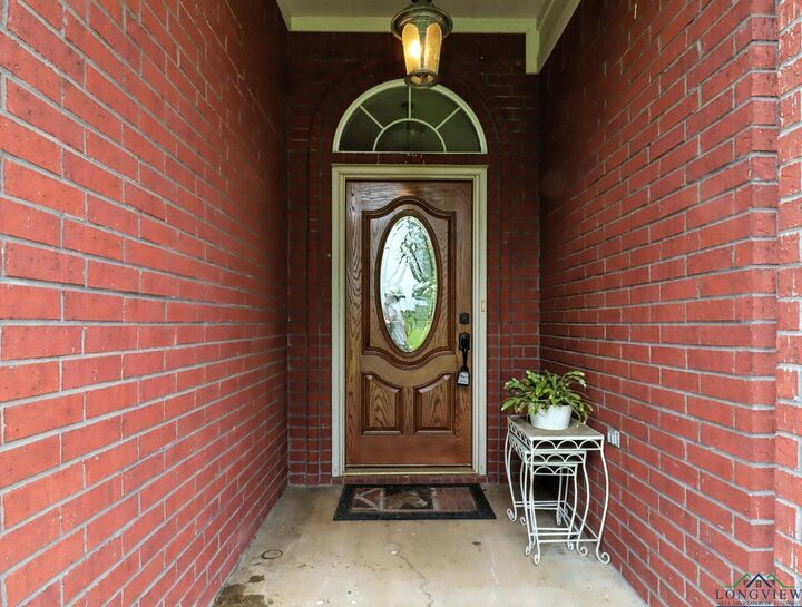 Property Photo: 616 Willow Rd TX 75650