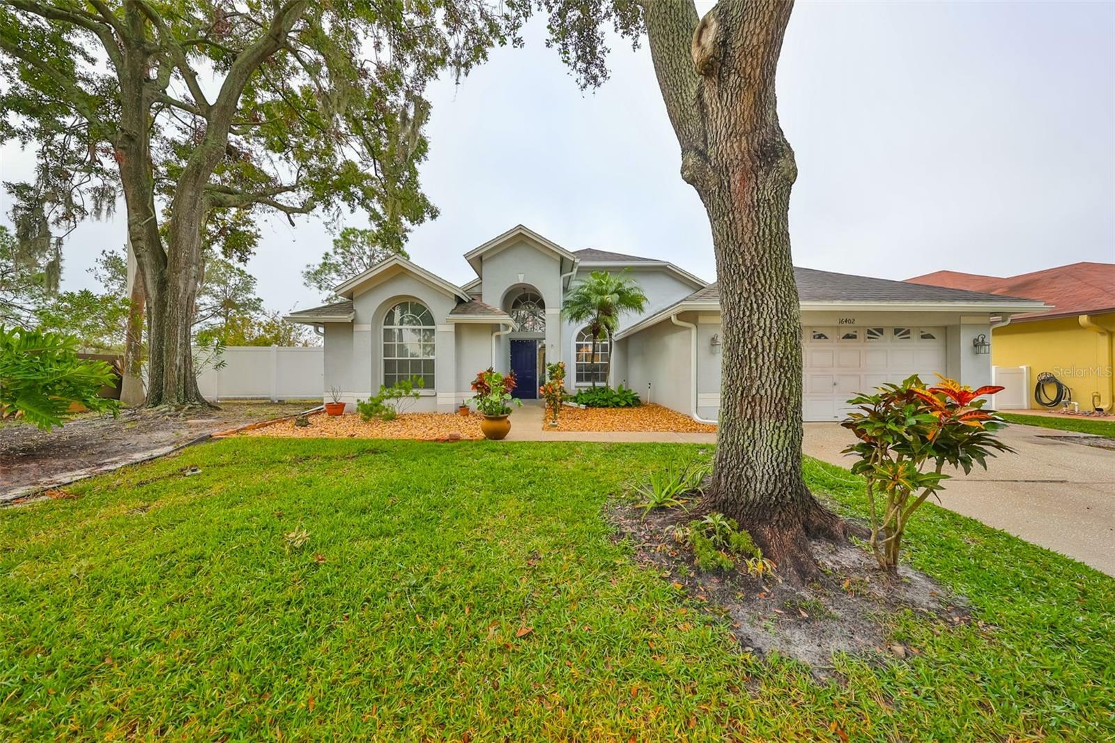 Property Photo:  16402 Lake Heather Drive  FL 33618 