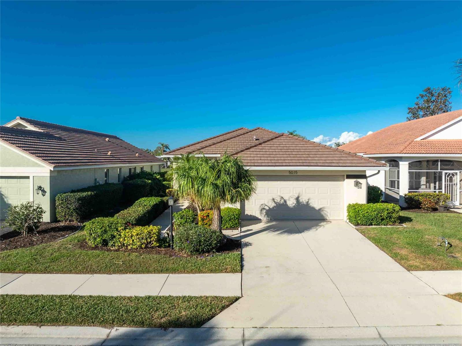 Property Photo:  5015 Seagrass Drive  FL 34293 