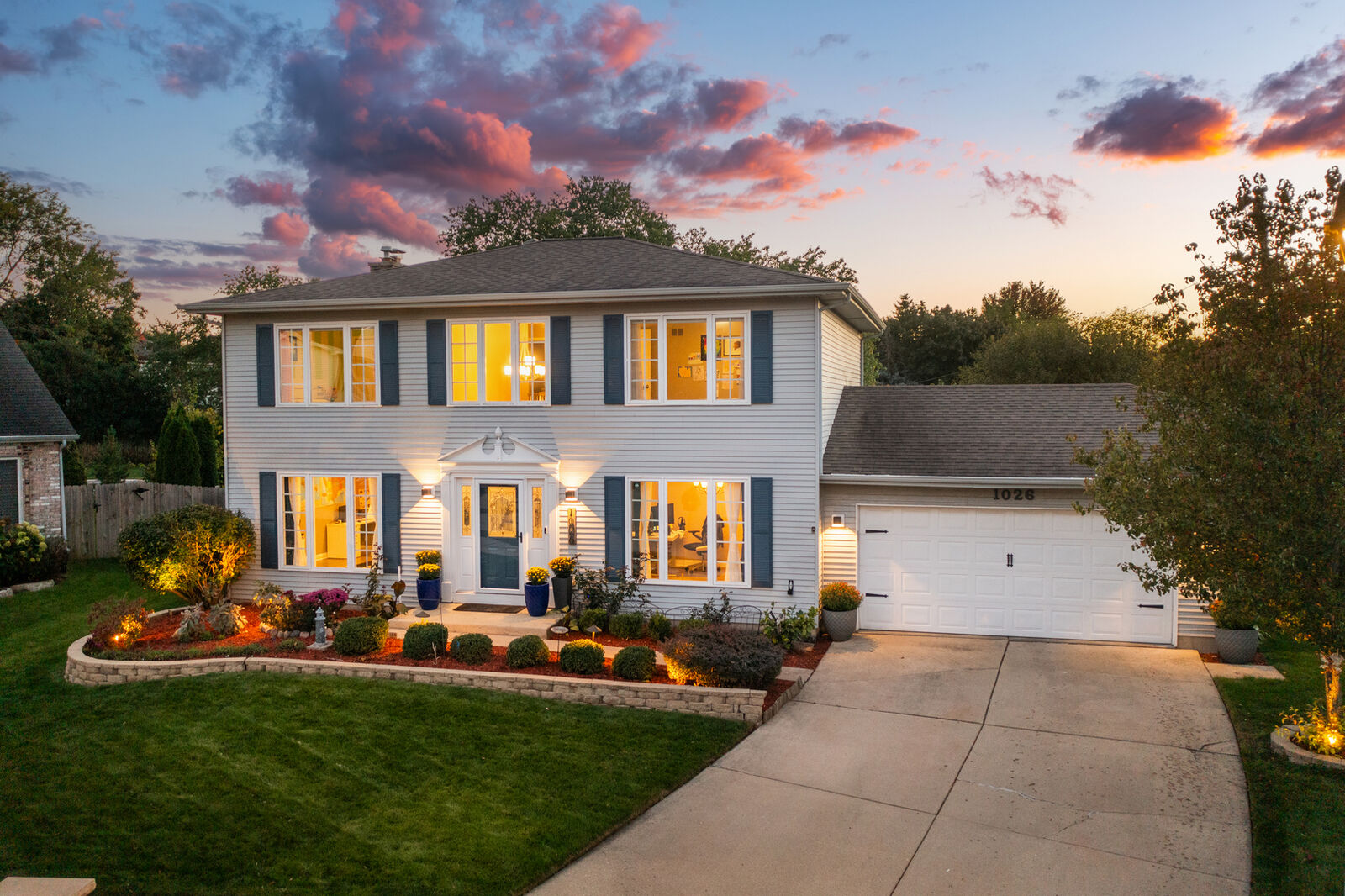 Property Photo:  1026 Colonial Court  IL 60540 