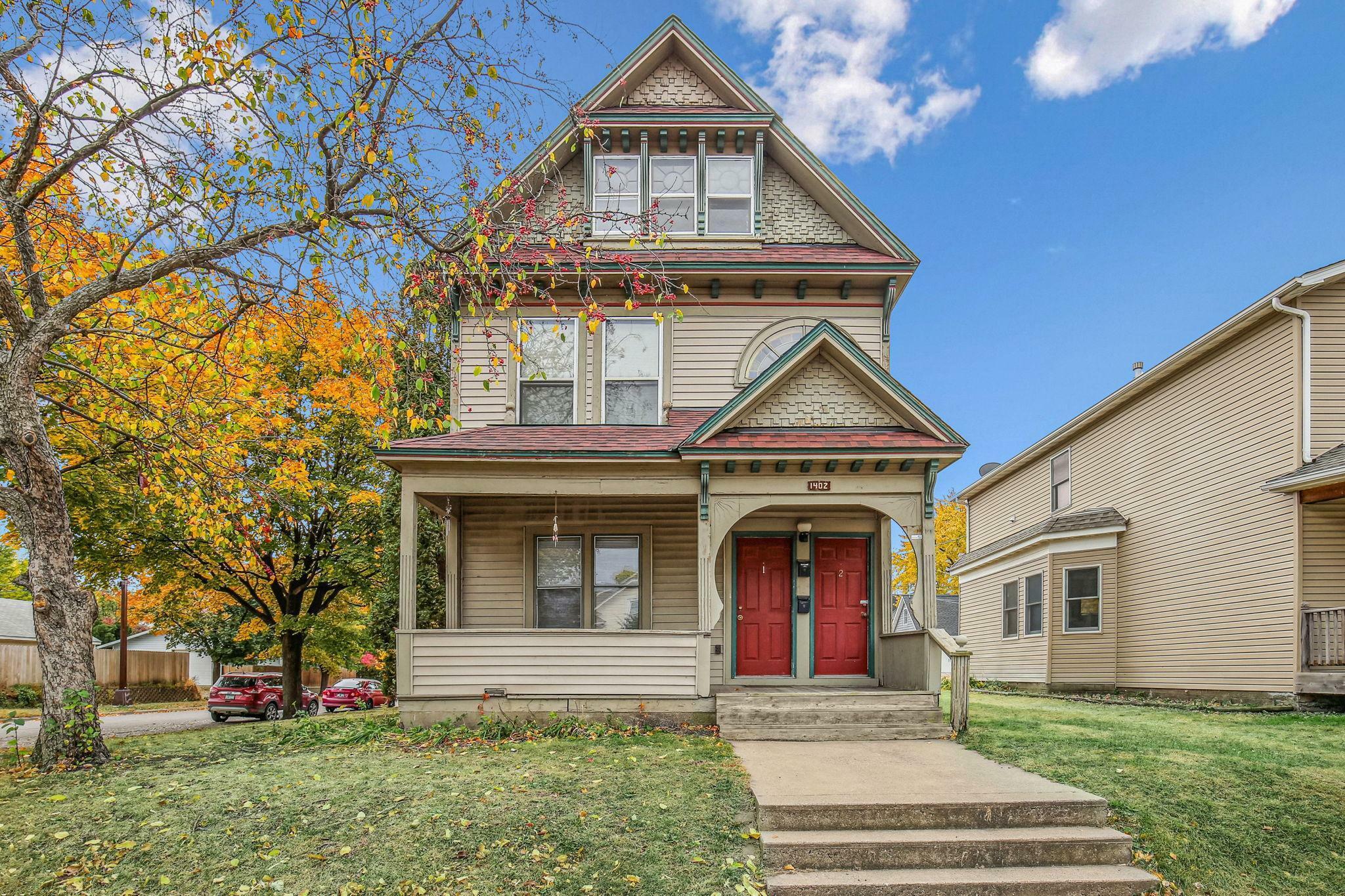 Property Photo:  1402 Thomas Avenue  MN 55104 