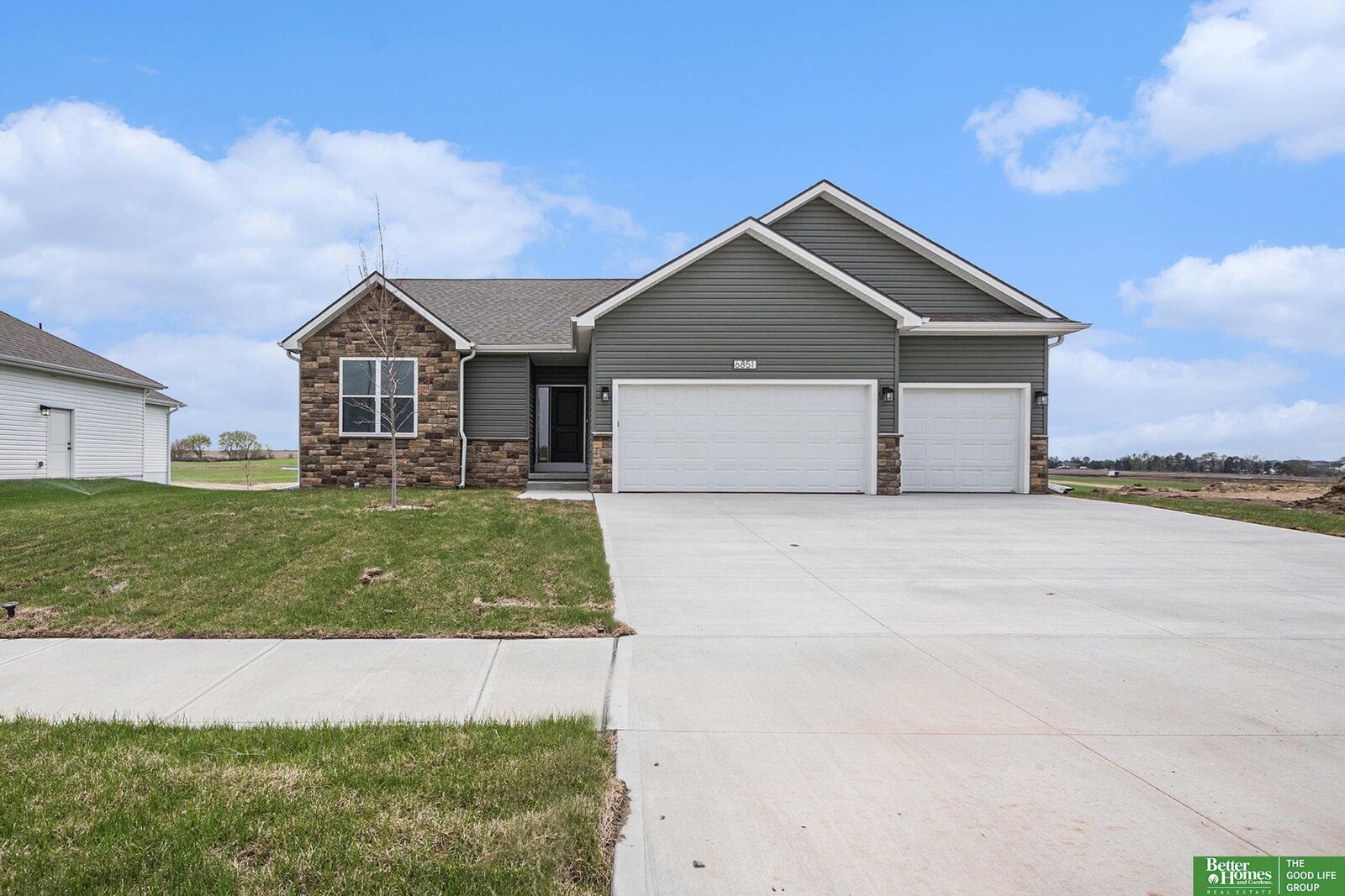 Property Photo: 6851 Stony Point Drive NE 68133