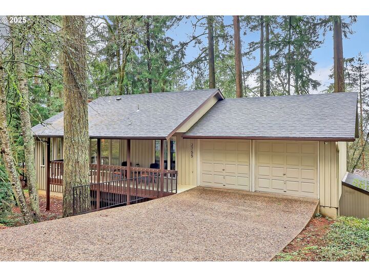 Property Photo:  2755 Warren St  OR 97405 