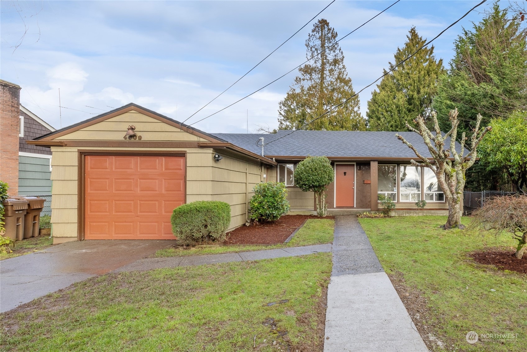 Property Photo:  4609 N 11th  WA 98406 