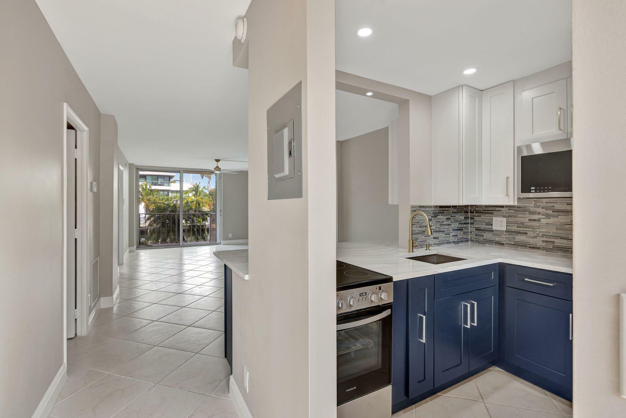 Property Photo: 1777 SE 15th Street 215 FL 33316