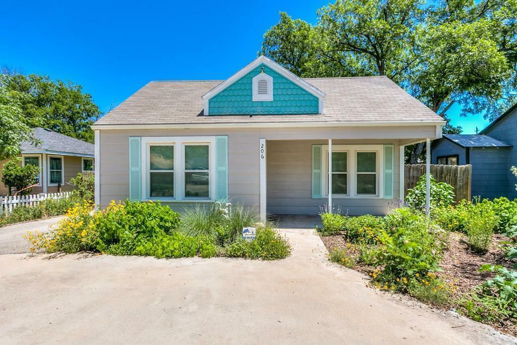 Property Photo:  206 N Van Buren St  TX 76901 