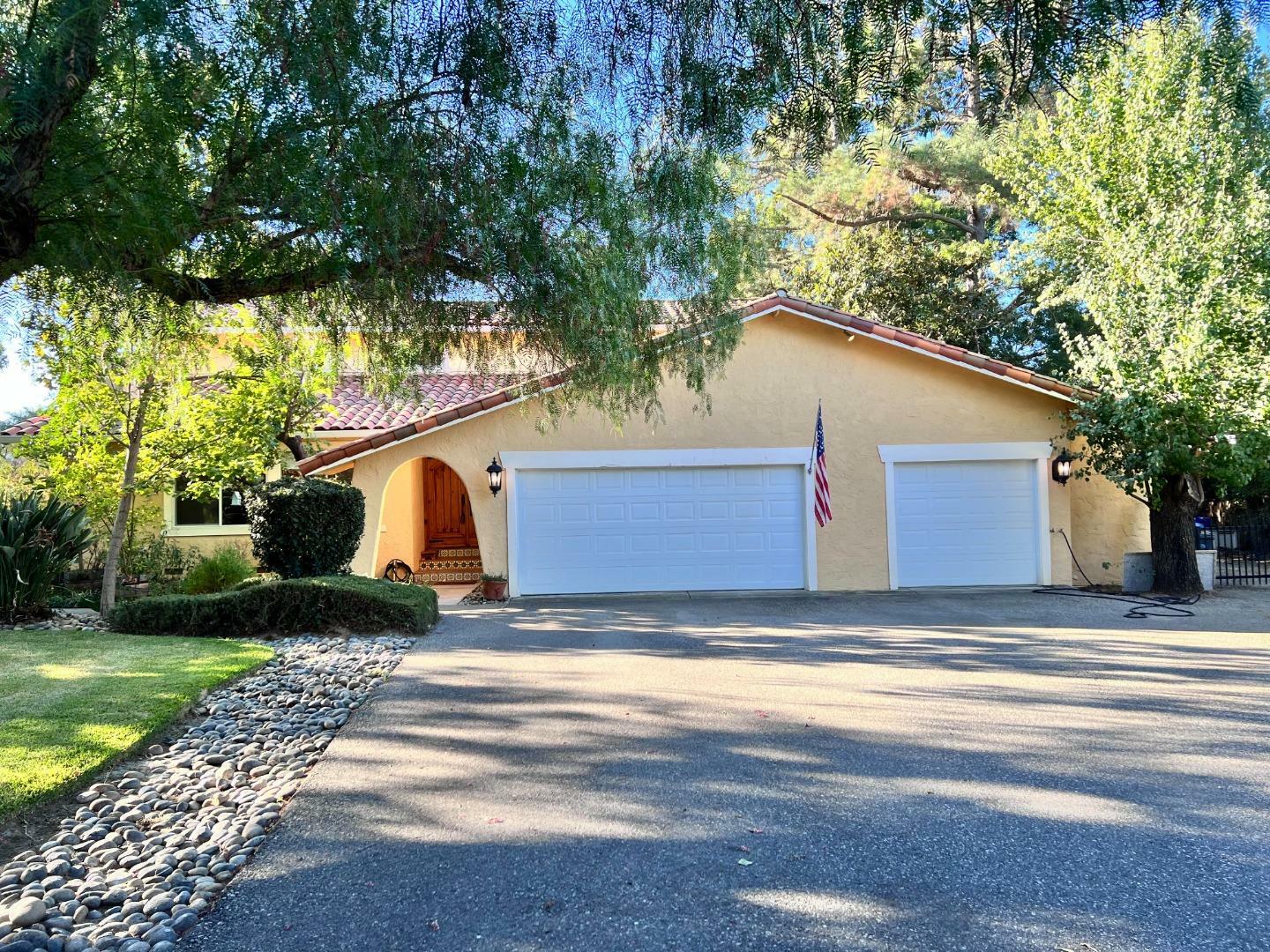 Property Photo:  12467 Creekview Court  CA 95046 