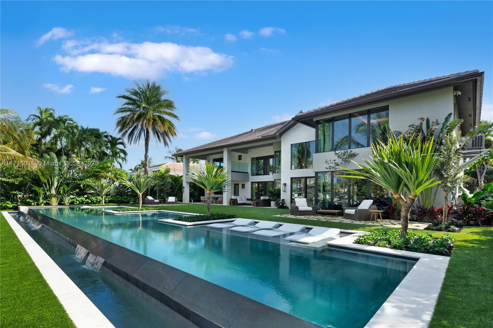 110 Holiday Dr  Hallandale Beach FL 33009 photo