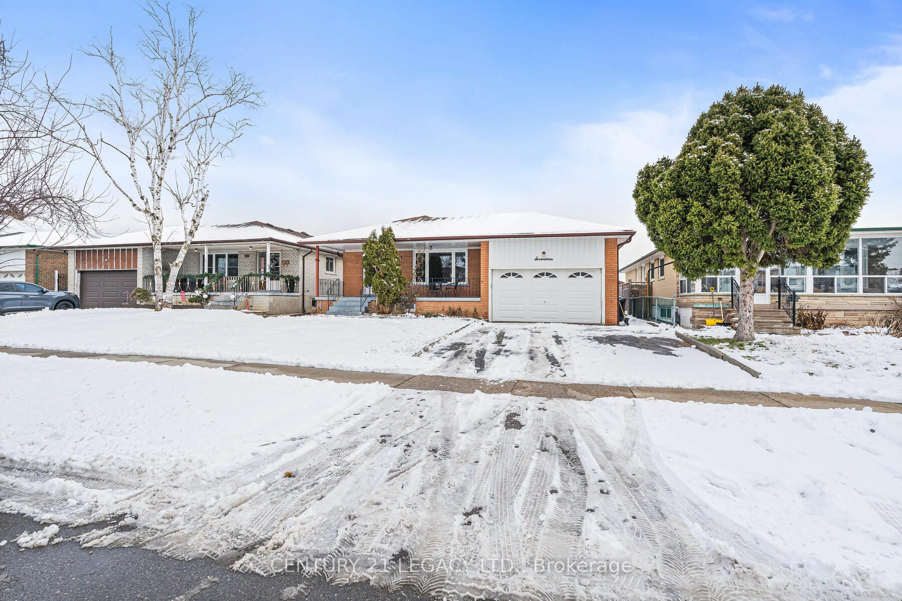 17 Vange Cres  Toronto ON M9V 3N6 photo