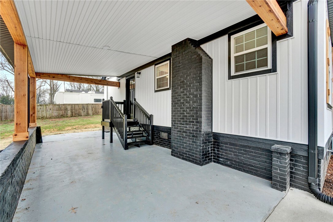 Property Photo:  206 E South 6th Street  SC 29678 