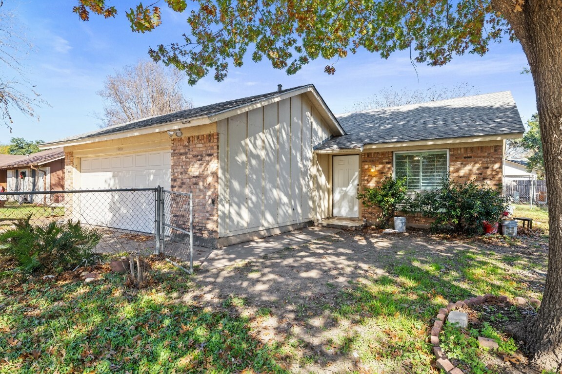 Property Photo:  1906 Wagon Crossing Path  TX 78744 